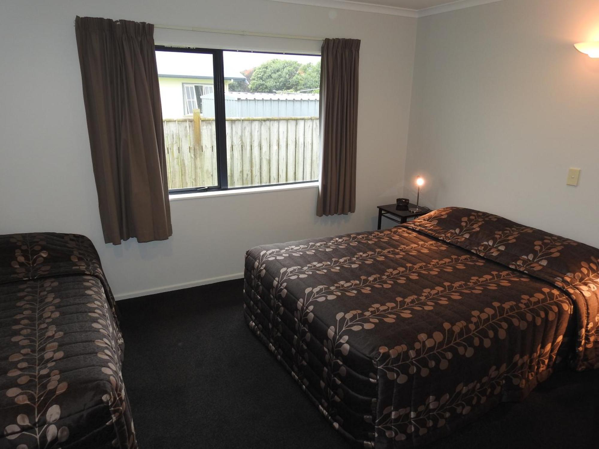 Tudor Lodge Motel Hawera Extérieur photo