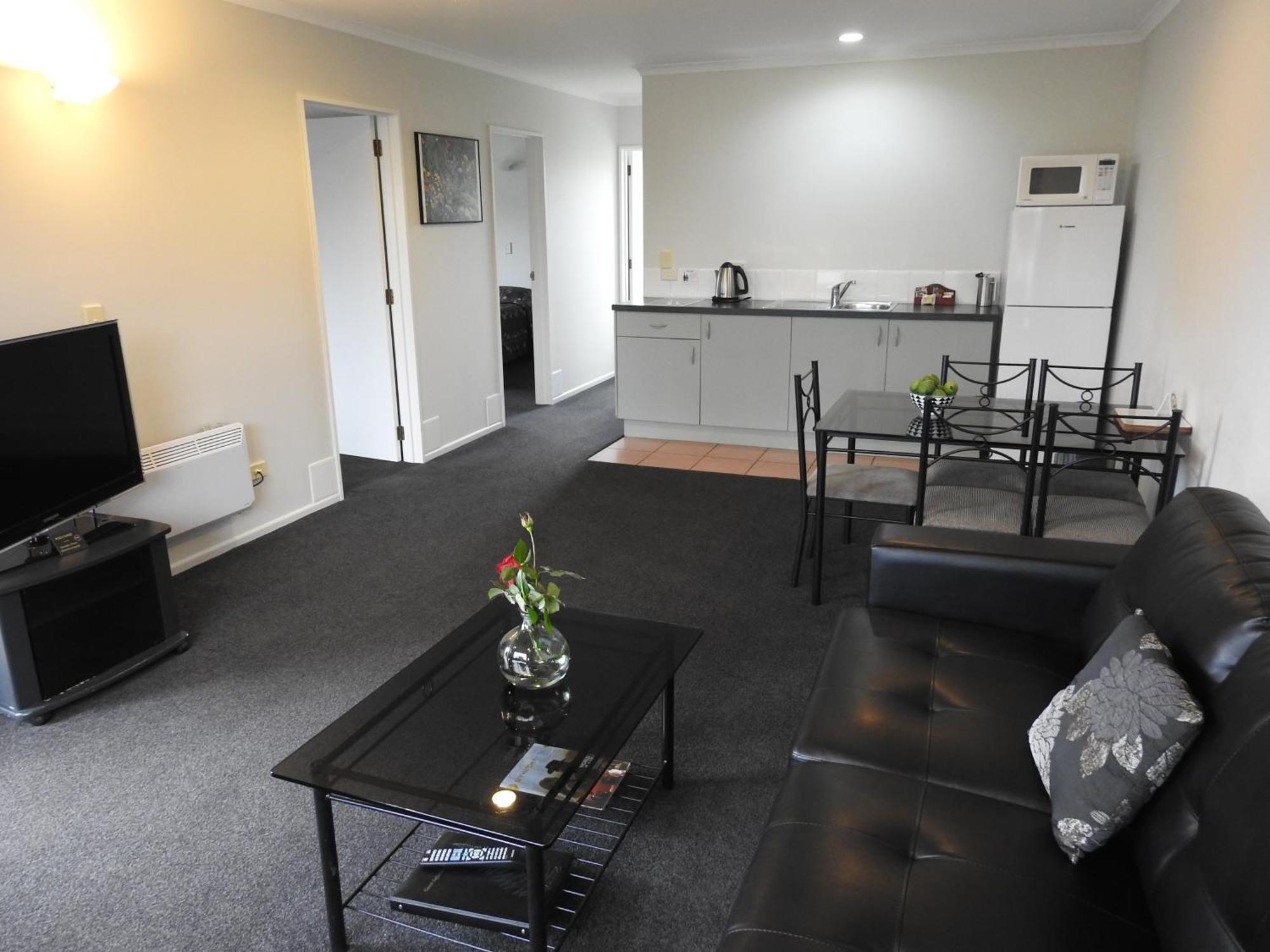 Tudor Lodge Motel Hawera Extérieur photo