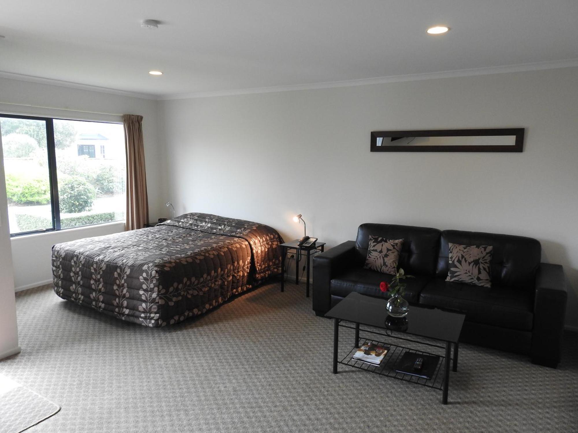Tudor Lodge Motel Hawera Extérieur photo